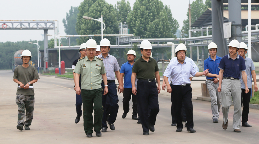 鄒平縣副縣長(zhǎng)、公安局長(zhǎng)張海濱來(lái)我公司調(diào)研安全生產(chǎn)工作
